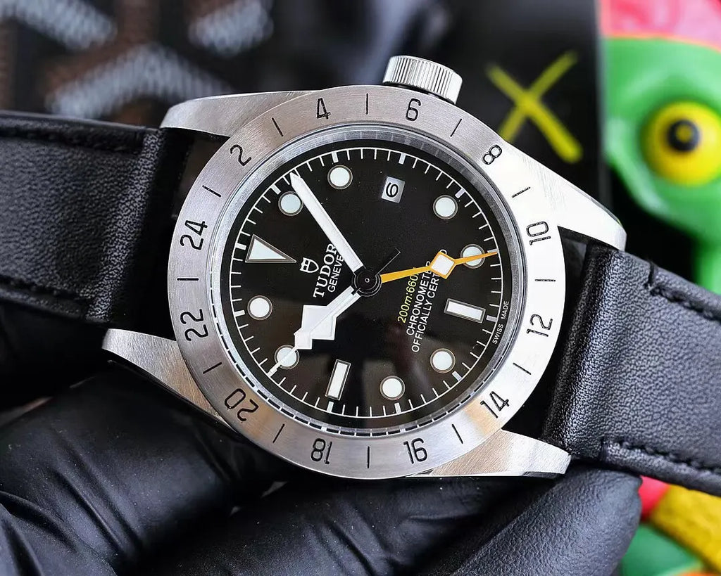 steel Tudor Black Bay GMT - Hình 7